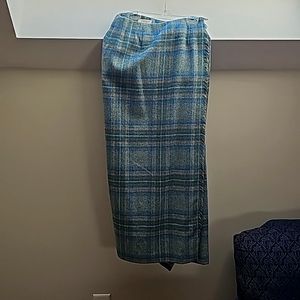 Like new talbots long size4 skirt